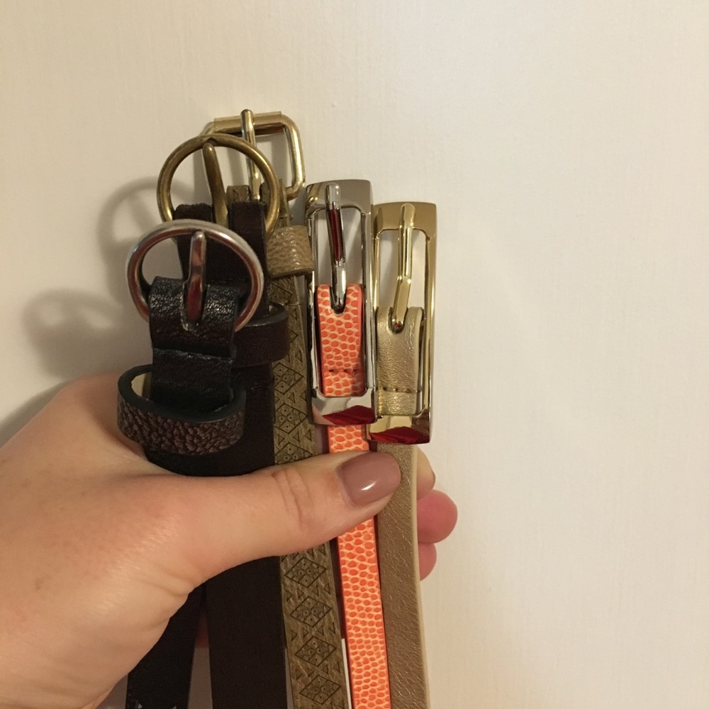NWOT Skinny Belts sz Large perfect condition